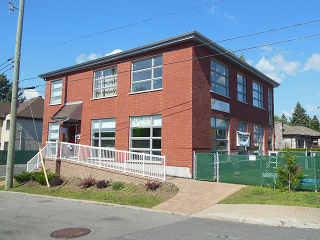 Garderie Sunnyside | 4997 Rue Noël, Pierrefonds, QC H9J 1T9, Canada | Phone: (514) 675-3756