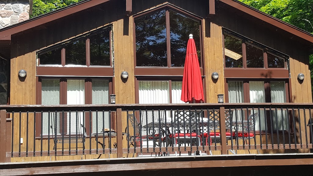 Balm Beach House Of Glass | 760 Balm Beach Rd E, Midland, ON L4R 4K4, Canada | Phone: (705) 527-6509