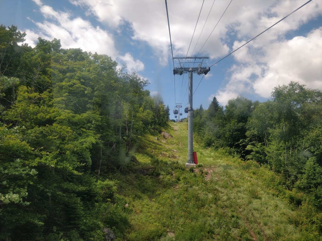 Le Massif | 1350 Rue Principale, Petite-Rivière-Saint-François, QC G0A 2L0, Canada | Phone: (877) 536-2774