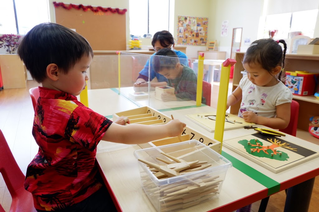JINGBAO Mandarin Bilingual Childrens Center - Mississauga | 3195 Erindale Station Rd, Mississauga, ON L5C 1Y5, Canada | Phone: (905) 848-5332
