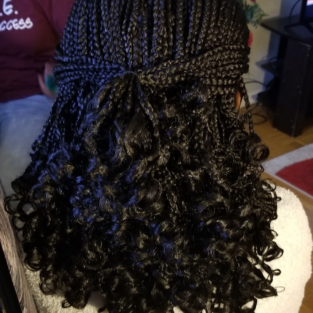 Lodav Braids n Beauty Palace | 158 Kozlov St, Barrie, ON L4N 7H5, Canada | Phone: (647) 807-4960