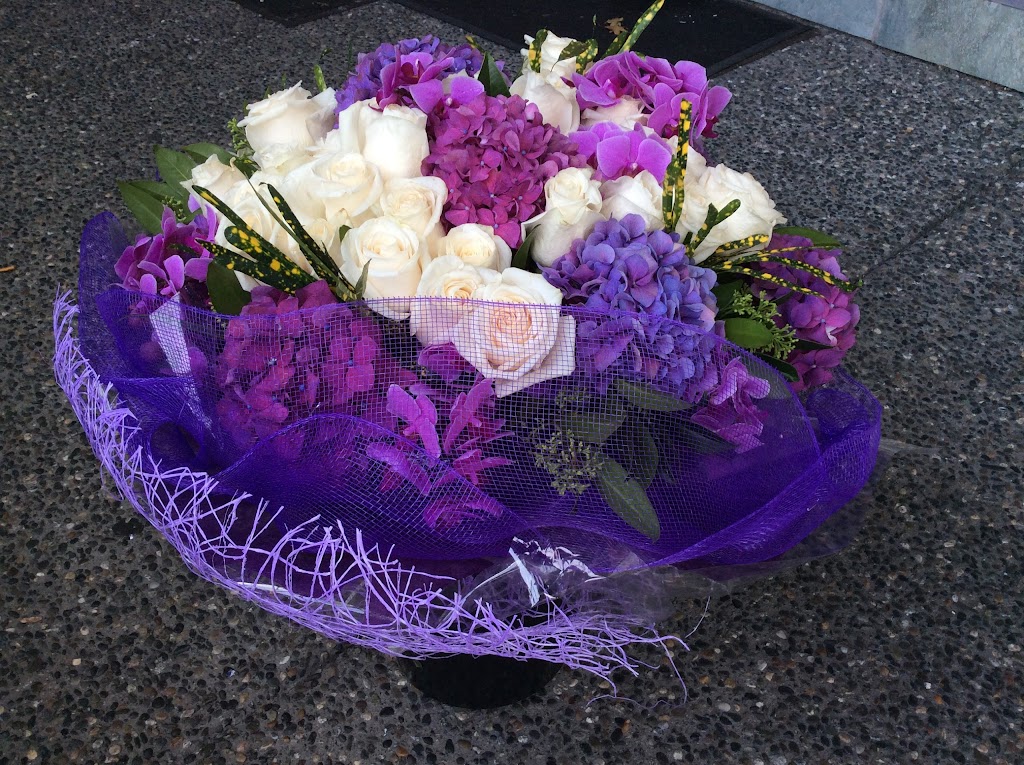 Champlain Florist | 8580 Alexandra Rd, Richmond, BC V6X 4B3, Canada | Phone: (604) 688-6355