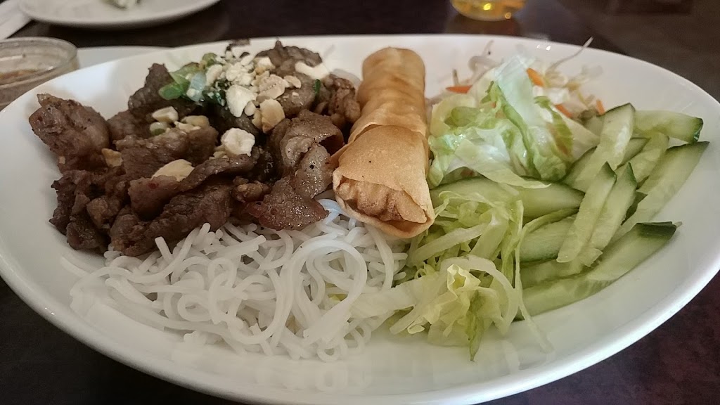 Pho Kinh Do Vietnamese Thai | 650 Woodlawn Rd W, Guelph, ON N1K 1B8, Canada | Phone: (519) 780-1144