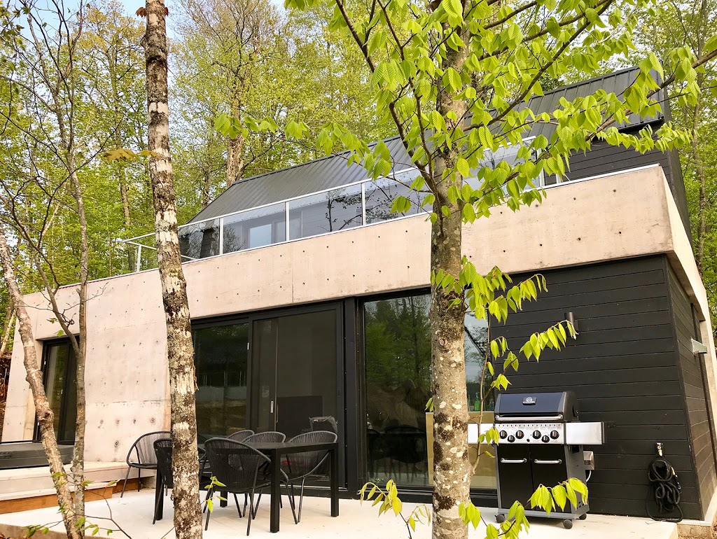 Chalet Spahaus 128 | 20 Chemin de la Pointe-aux-Pères, Lac-Supérieur, QC J0T 1P0, Canada | Phone: (888) 251-5138
