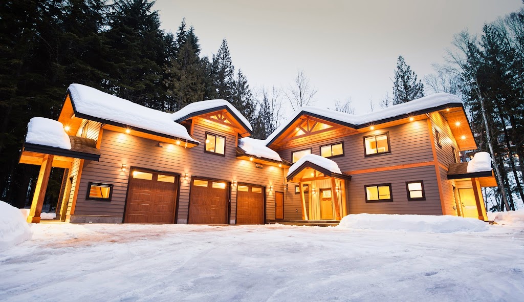 Chalet Revelstoke | 2986 McInnes Rd, Revelstoke, BC V0E 2S3, Canada | Phone: (780) 718-8439