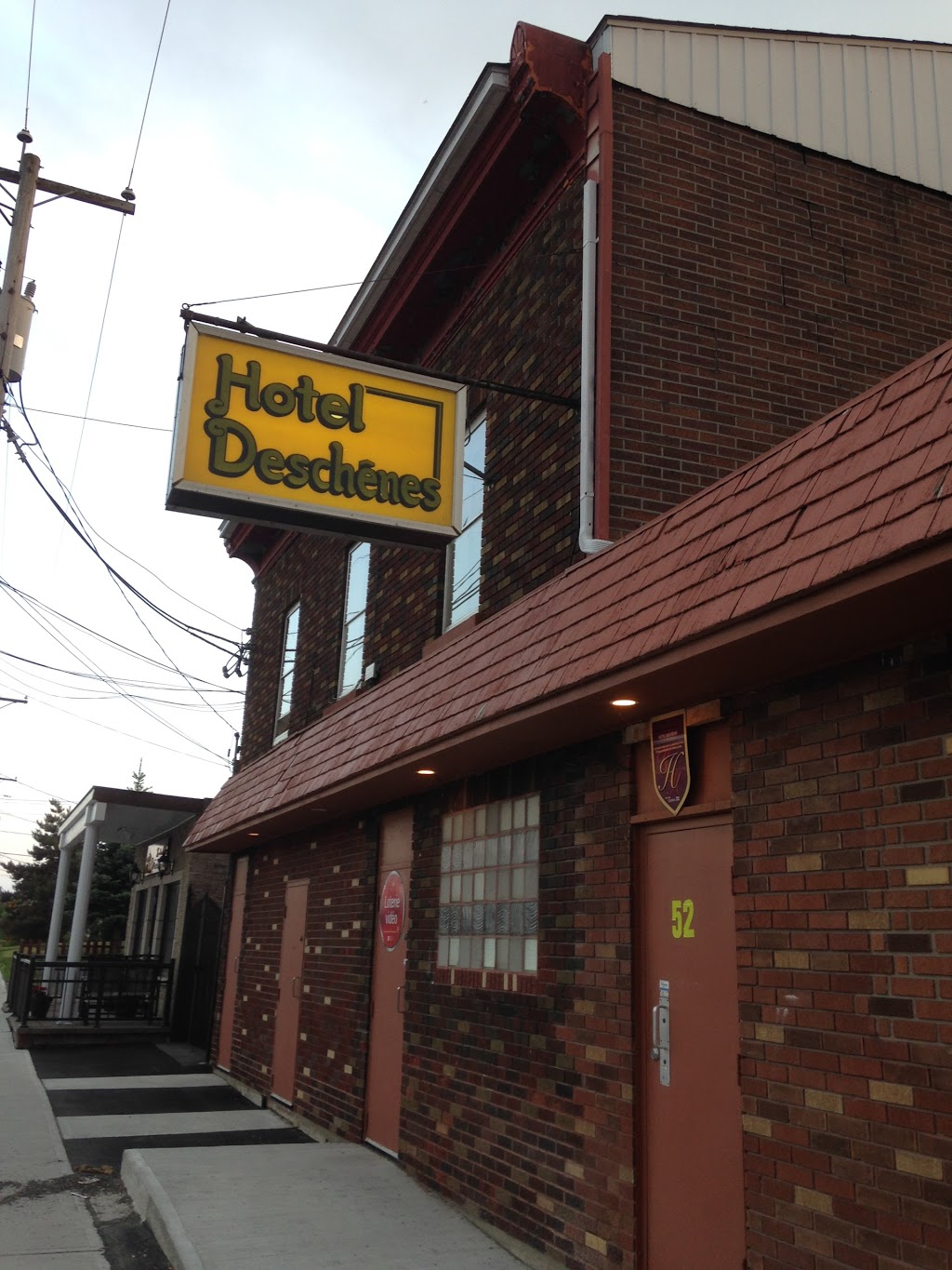 Deschenes Hotel | Gatineau, QC J9H 1X6, Canada | Phone: (819) 684-7475