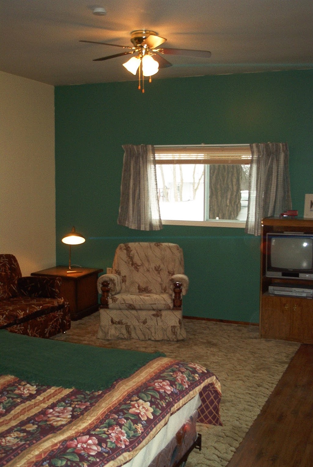 Rock Lake Suite | 2078 Northern Ave. Rock Lake, Pilot Mound, MB R0G 1P0, Canada | Phone: (204) 825-2536