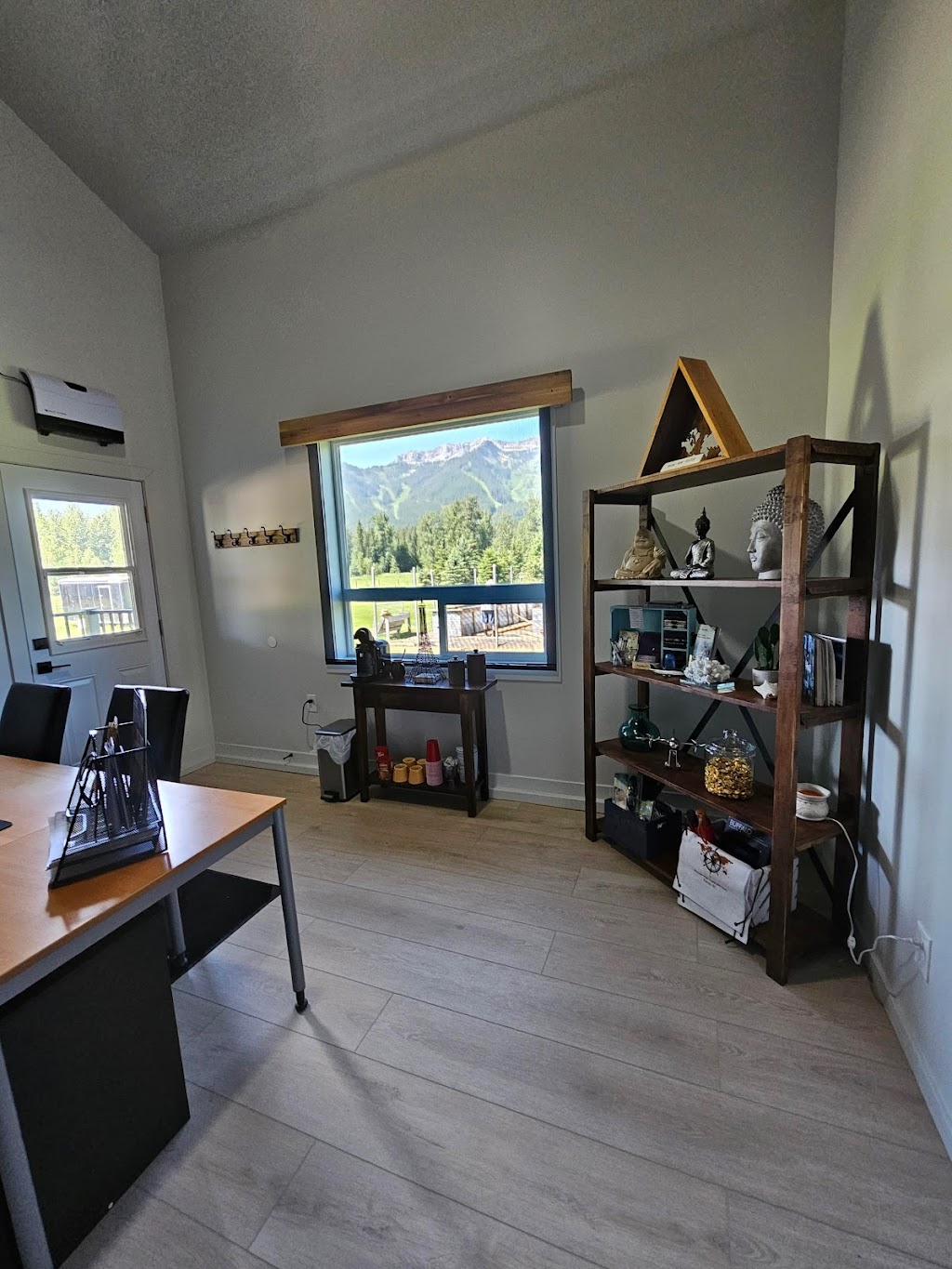 Mountain High Travel & Tours | 4141 Hill Rd, Fernie, BC V0B 1M4, Canada | Phone: (250) 423-6916