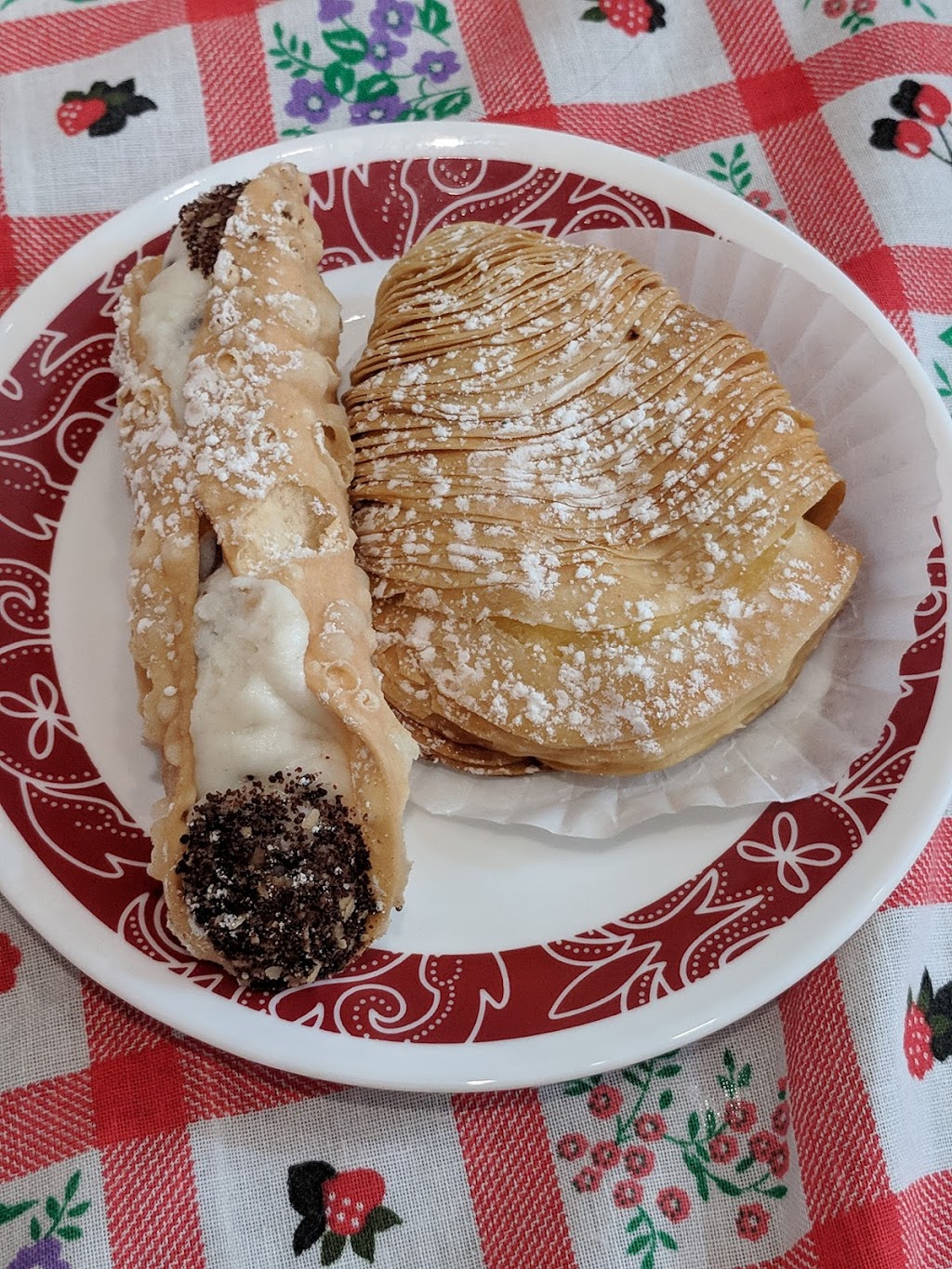 Sams Queenston Bakery (Hamilton) Ltd | 341 Queenston Rd, Hamilton, ON L8K 1H7, Canada | Phone: (905) 547-2882