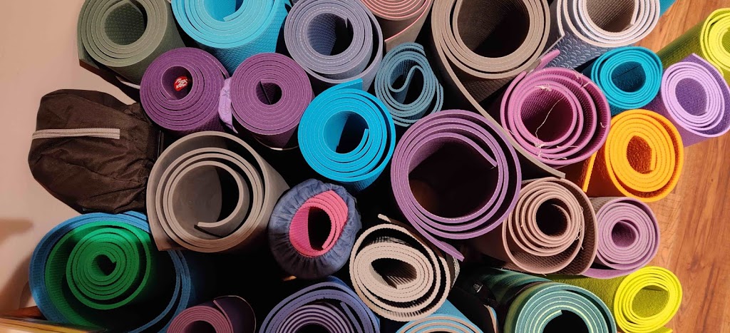 Anahata Heart Yoga Studio | 87 Donisi Ave, Thornhill, ON L4J 6W2, Canada | Phone: (647) 669-6317