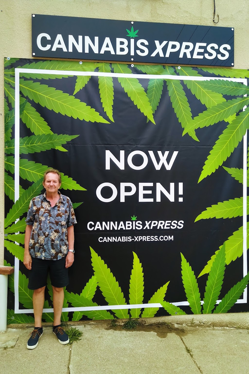 CANNABIS XPRESS | 4570 Penetanguishene Rd, Hillsdale, ON L0L 1V0, Canada | Phone: (249) 487-0029