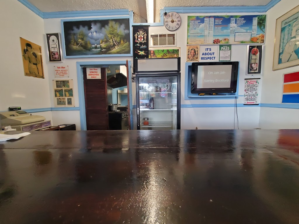 Yah Man Caribbean Restaurant | 461 Pharmacy Ave, Scarborough, ON M1L 3G7, Canada | Phone: (647) 575-8972