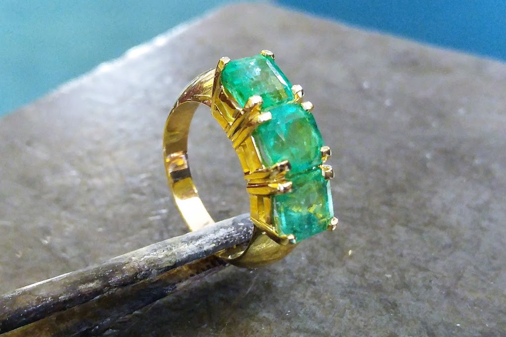Waterdown Goldsmith | 9 Mill St S, Waterdown, ON L0R 2H0, Canada | Phone: (905) 689-5222
