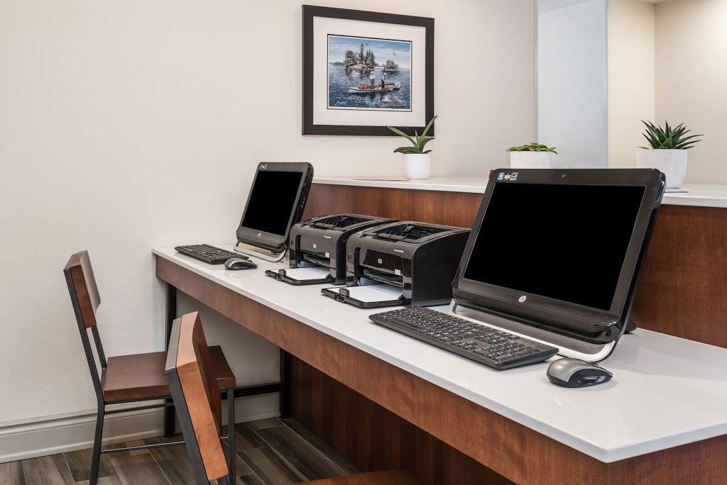 Holiday Inn Express & Suites 1000 Islands - Gananoque | 777 King St E, Gananoque, ON K7G 1H3, Canada | Phone: (613) 382-8338