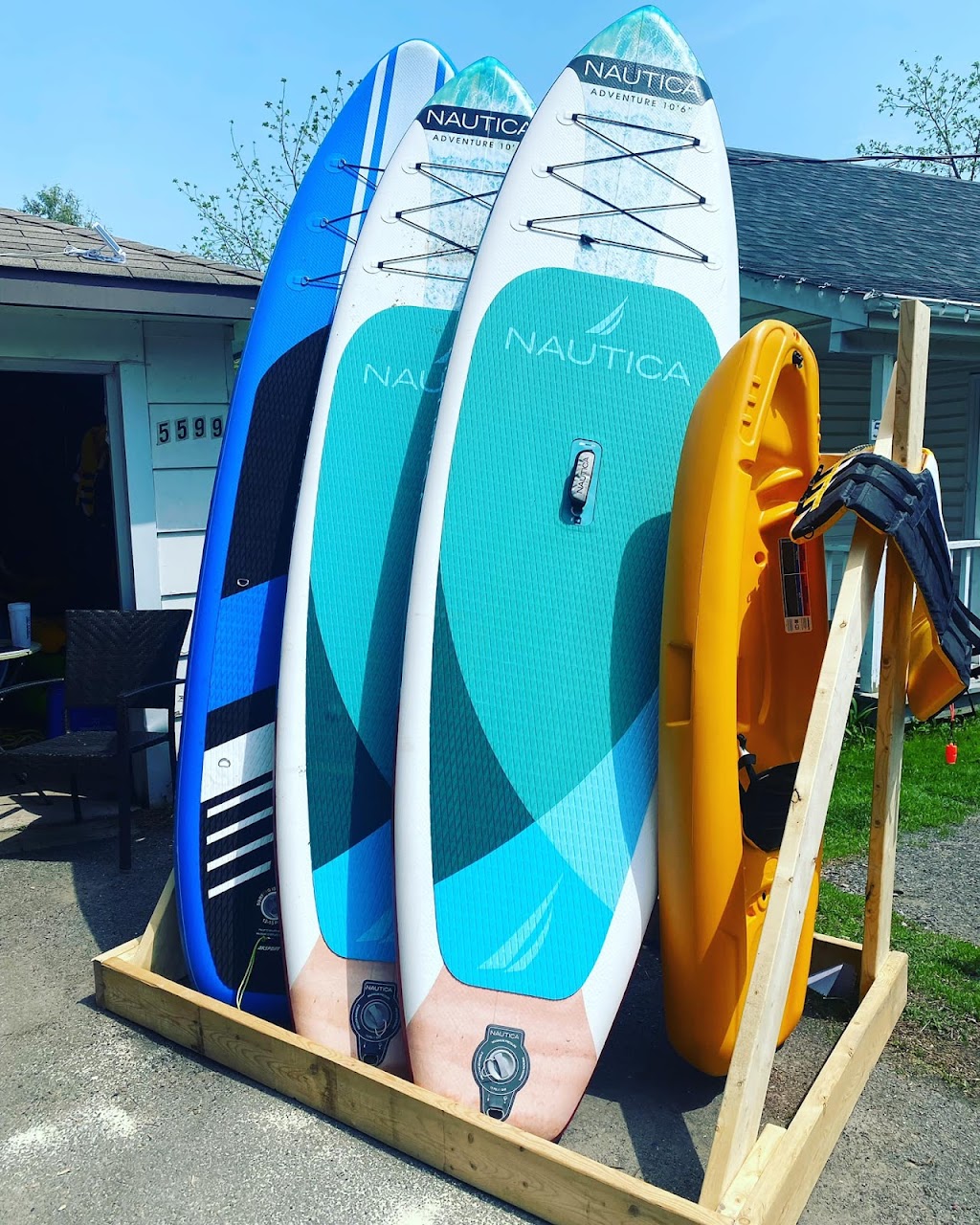 Beths on The Bay | 5599 Manotick Main St, Manotick, ON K4M, Canada | Phone: (613) 799-0207