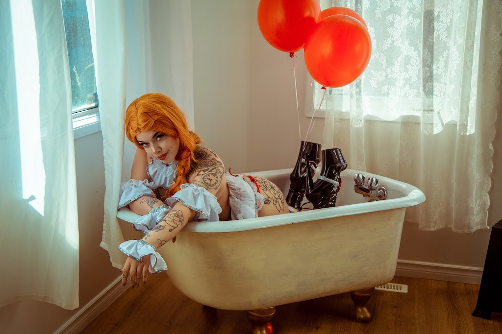 Flash Me YYC Photography | 93 Douglas Glen Cir SE, Calgary, AB T2Z 3T2, Canada | Phone: (587) 703-1460