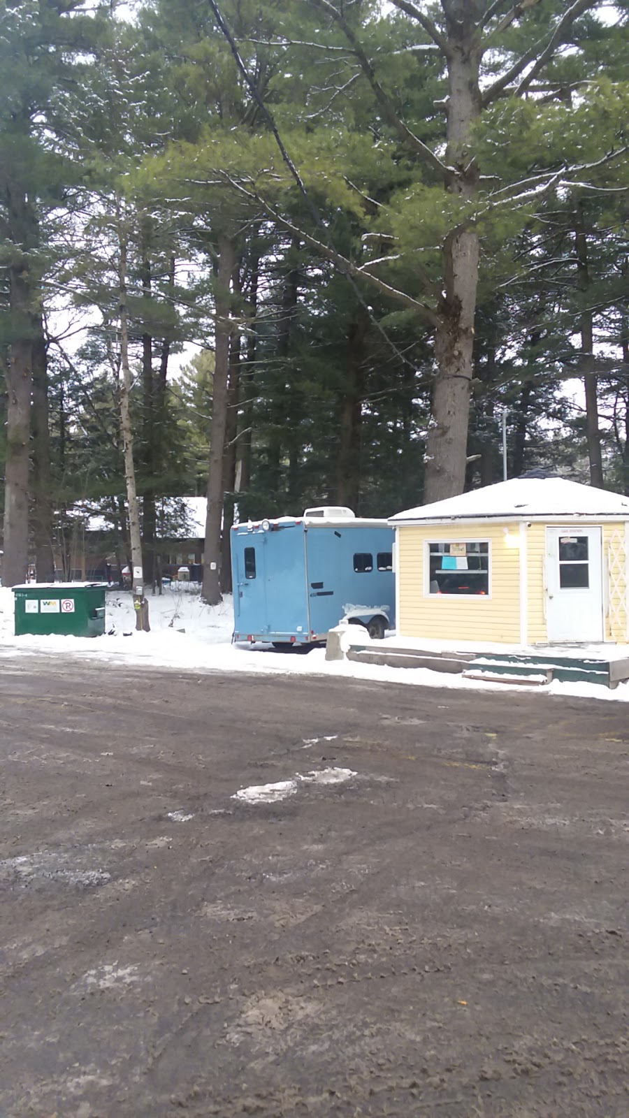 Bud Shack | 411 QC-344, Oka, QC J0N 1E0, Canada | Phone: (438) 345-8653