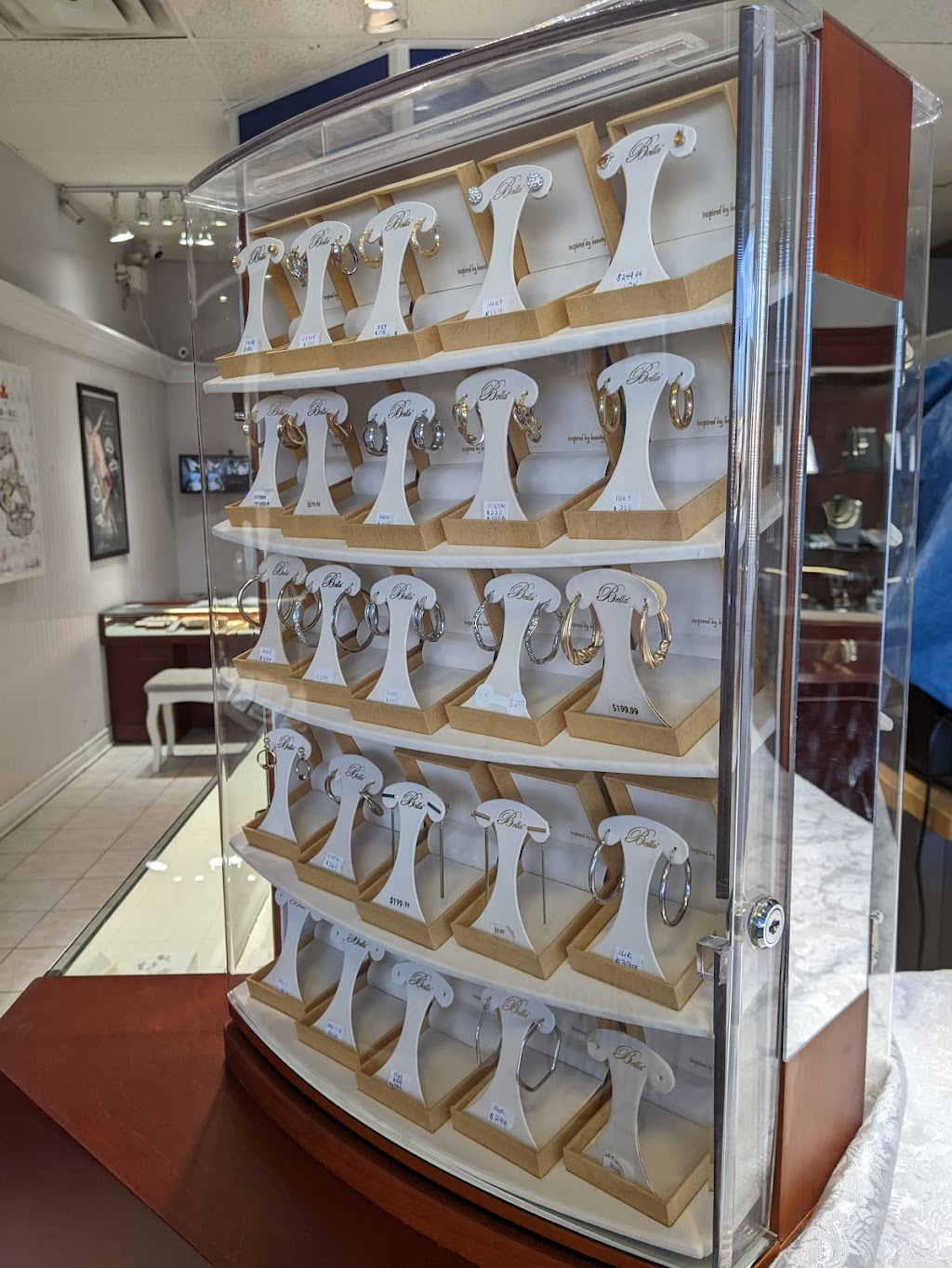 Le`s Jewellery | 2446 Bank St, Ottawa, ON K1V 1A4, Canada | Phone: (613) 733-3888