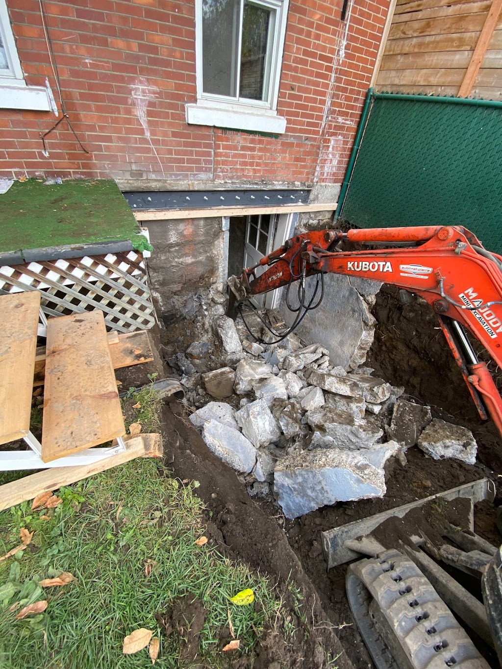 Borj Construction | 152 2e Av, Sainte-Anne-des-Plaines, QC J0N 1H0, Canada | Phone: (514) 995-4424