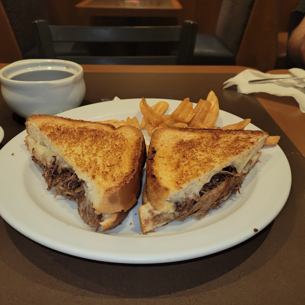 Dennys | 421 Mayor Magrath Dr S, Lethbridge, AB T1J 3L3, Canada | Phone: (403) 381-9090