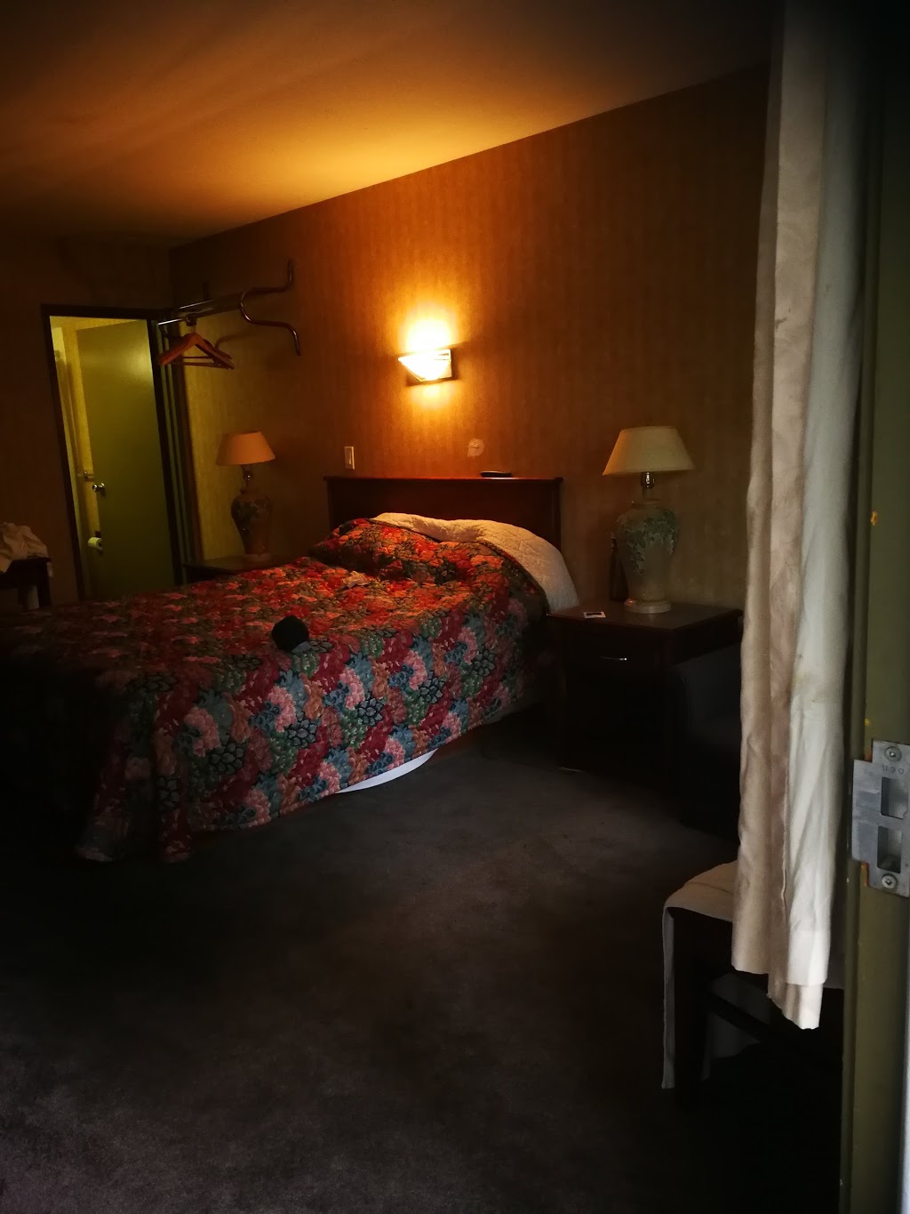 Linda Vista Motel | 6498 King George Hwy, Surrey, BC V3W 4Z3, Canada | Phone: (604) 591-1171