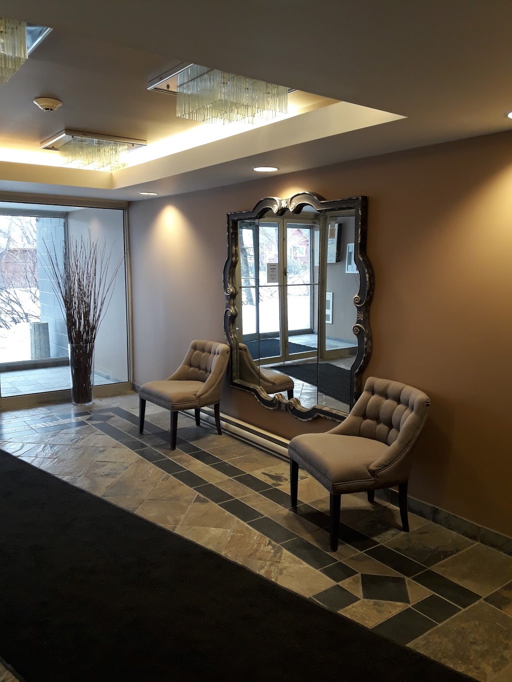 Executive Suites by Roseman | 243 Queen St, Winnipeg, MB R3J 3V4, Canada | Phone: (403) 290-0036