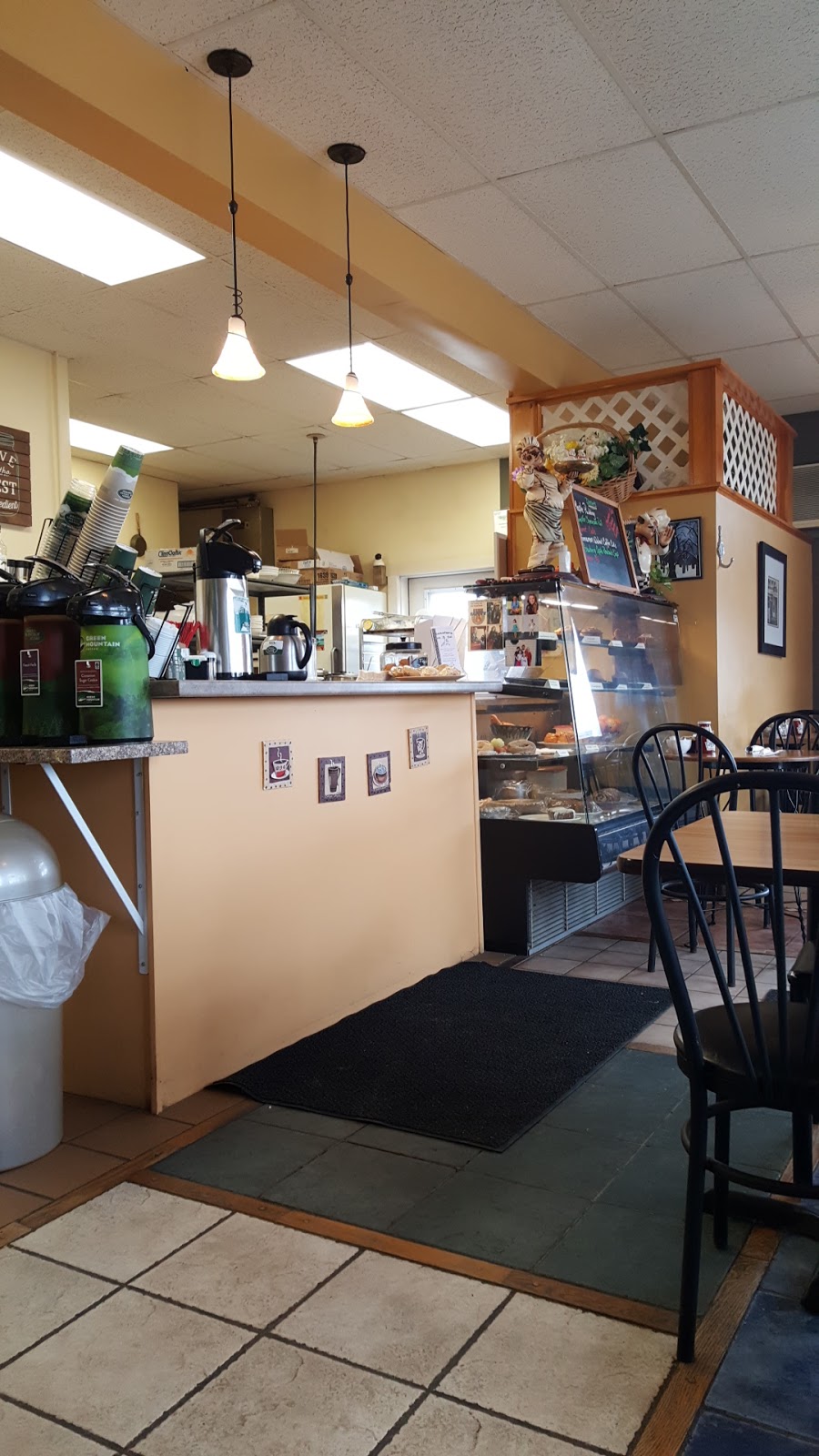 Roasters Cafe & Deli | 4267 US-5, Newport, VT 05855, USA | Phone: (802) 334-6556