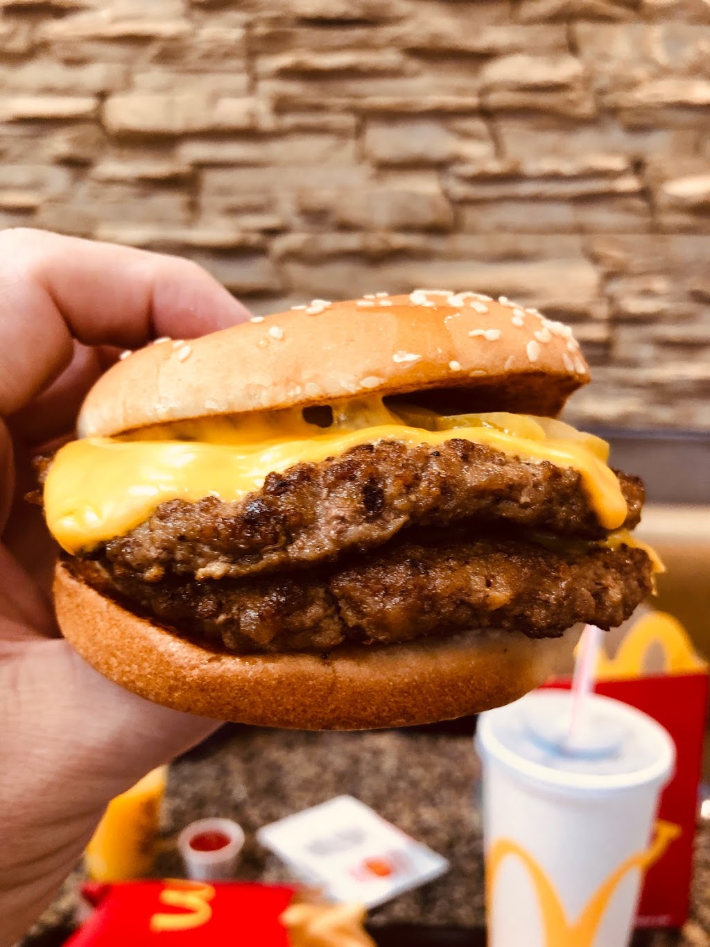 McDonalds | 501 Rue Samuel de Champlain Bureau 100, Boucherville, QC J4B 6B6, Canada | Phone: (450) 641-1810