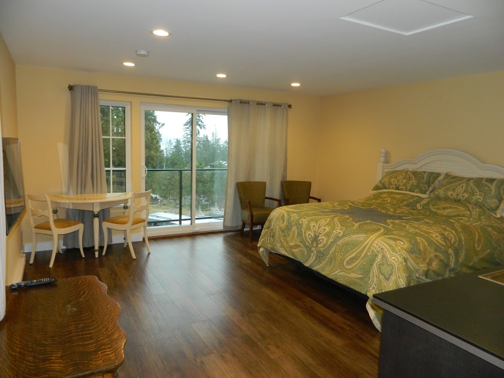 Baker Beach Bed & Breakfast | 4704 Davis Rd, Madeira Park, BC V0N 2H1, Canada | Phone: (604) 883-9314