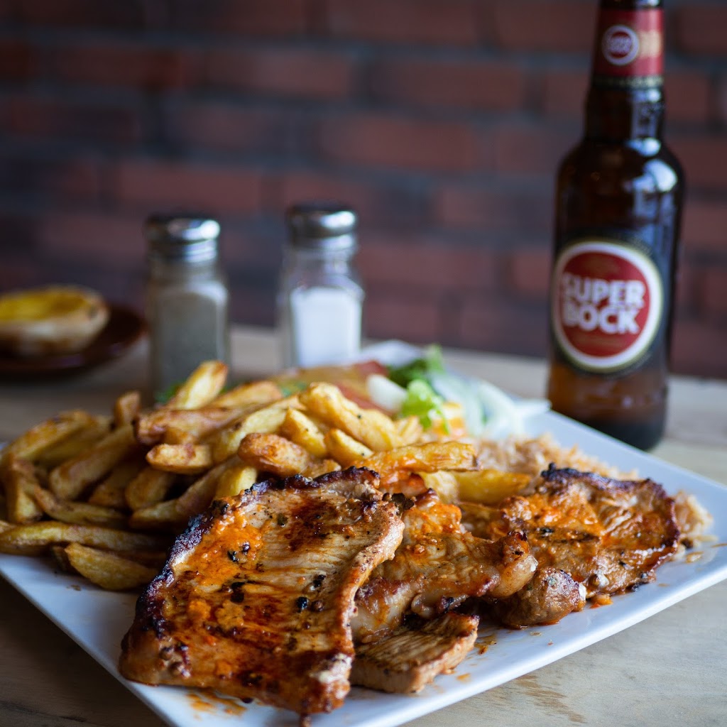 Poulet 3 Pattes | 3224 Boulevard Rosemont, Montréal, QC H1Y 1M7, Canada | Phone: (438) 387-6477