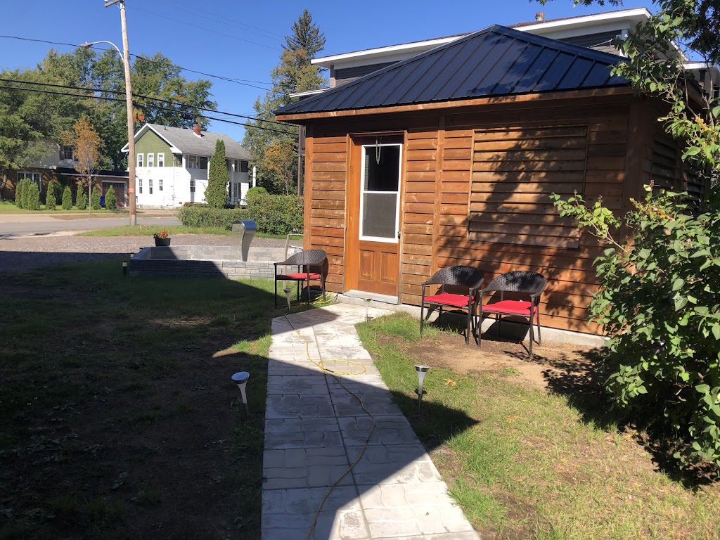 Hébergement La Villa Du Charme # CITQ 299060 | 796 Bd Ducharme, La Tuque, QC G9X 3B6, Canada | Phone: (819) 376-8151