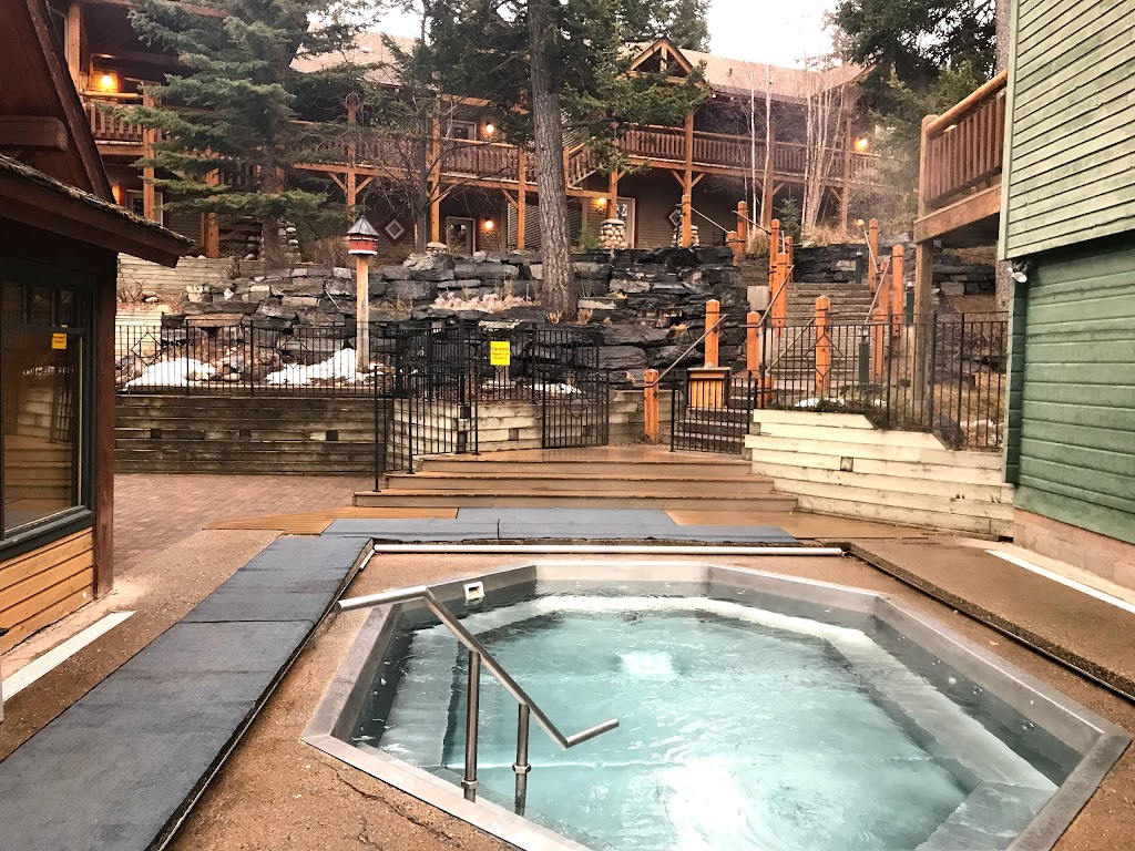Buffalo Mountain Lodge | 700 Tunnel Mountain Rd, Banff, AB T1L 1B3, Canada | Phone: (800) 661-1367