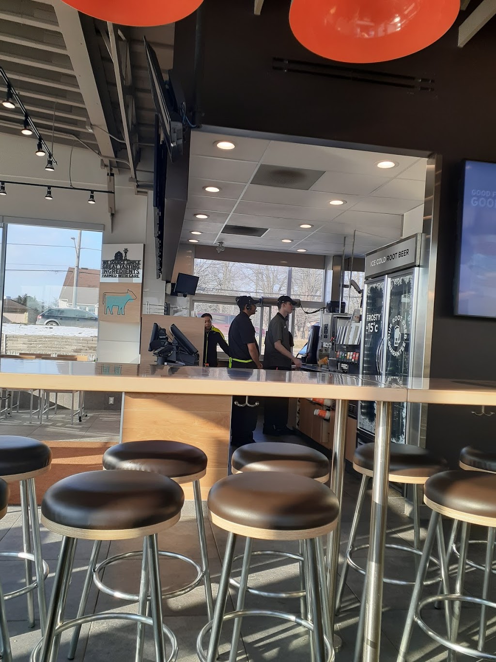 A & W | 639 Southdale Rd E, London, ON N6E 3M2, Canada | Phone: (519) 690-0550