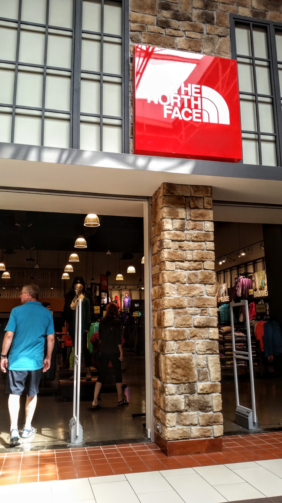 vaughan mills north face