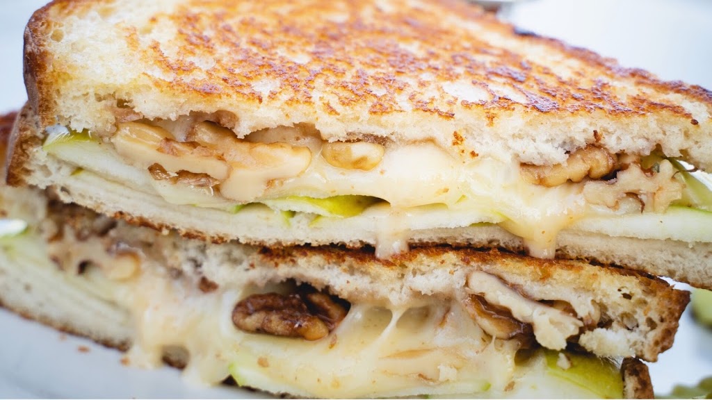 ONeills Stadium Inn | 3864 Abbott Rd, Orchard Park, NY 14127, USA | Phone: (716) 646-4674