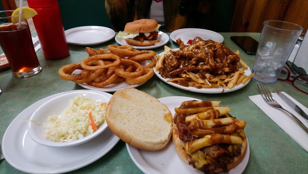 Hills Maple Leaf Restaurant | 181 Memorial Ave, Orillia, ON L3V 5X7, Canada | Phone: (705) 326-8612