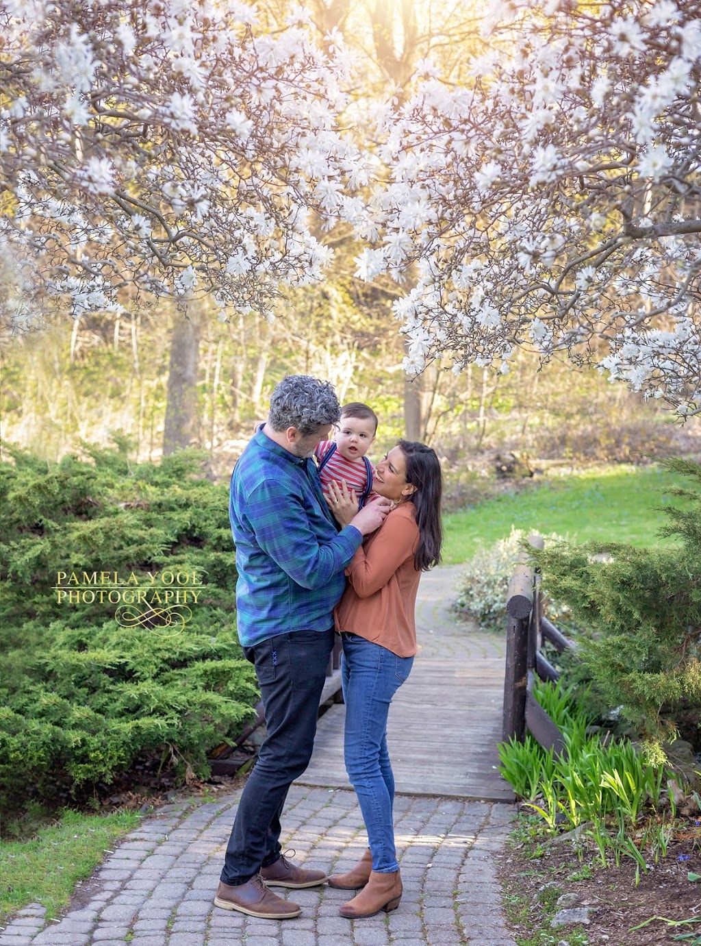 Maternity, Newborn baby and Family Portrait Photography | 3581A Dundas St W 2nd Floor, York, ON M6S 2S8, Canada | Phone: (416) 723-5409