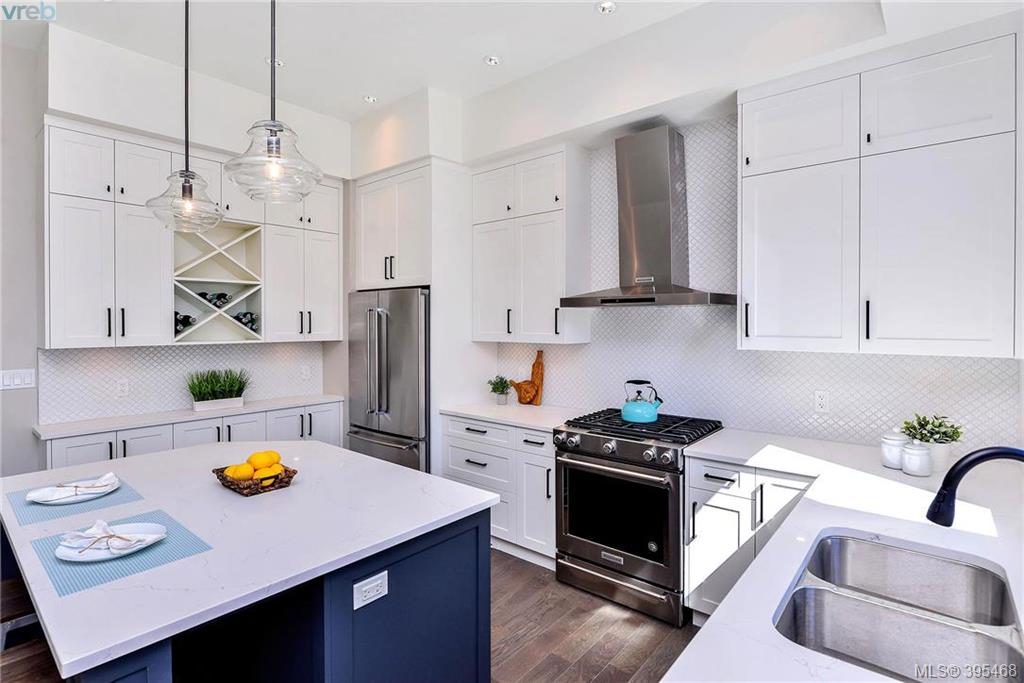 Deanna Noyce - Realtor REMAX Camosun | 4440 Chatterton Way, Victoria, BC V8X 5J2, Canada | Phone: (250) 818-8806