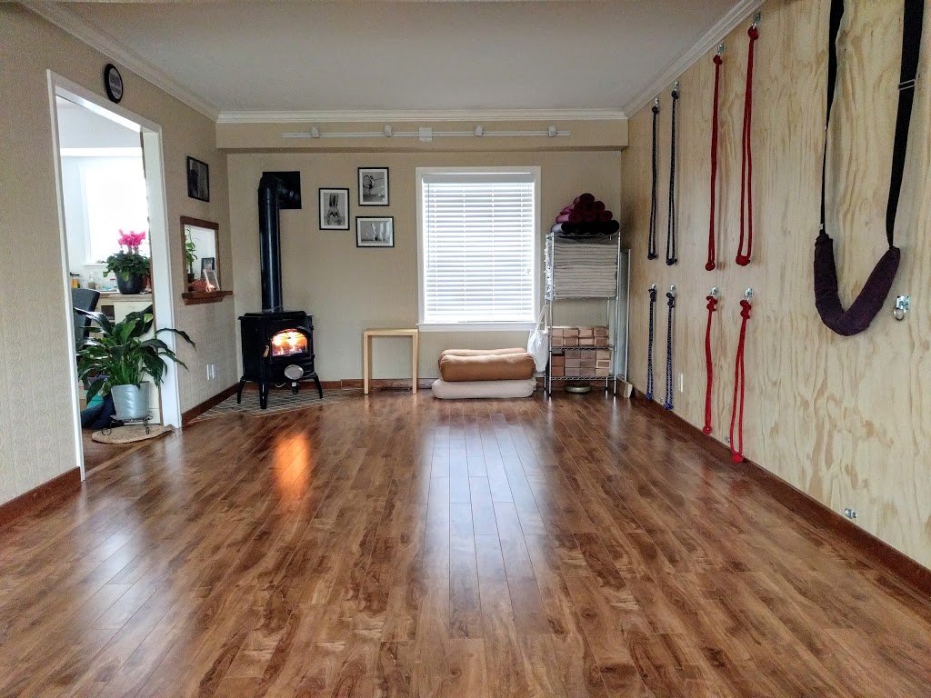 Iyengar YogAnanta | 40 Devondale Ave, North York, ON M2R 2E2, Canada | Phone: (416) 931-2103