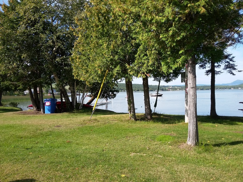 Gîte Au Ptit Paradis | 7 Chemin Lavoie, Saint-Aimé-des-Lacs, QC G0T 1S0, Canada | Phone: (418) 439-3177