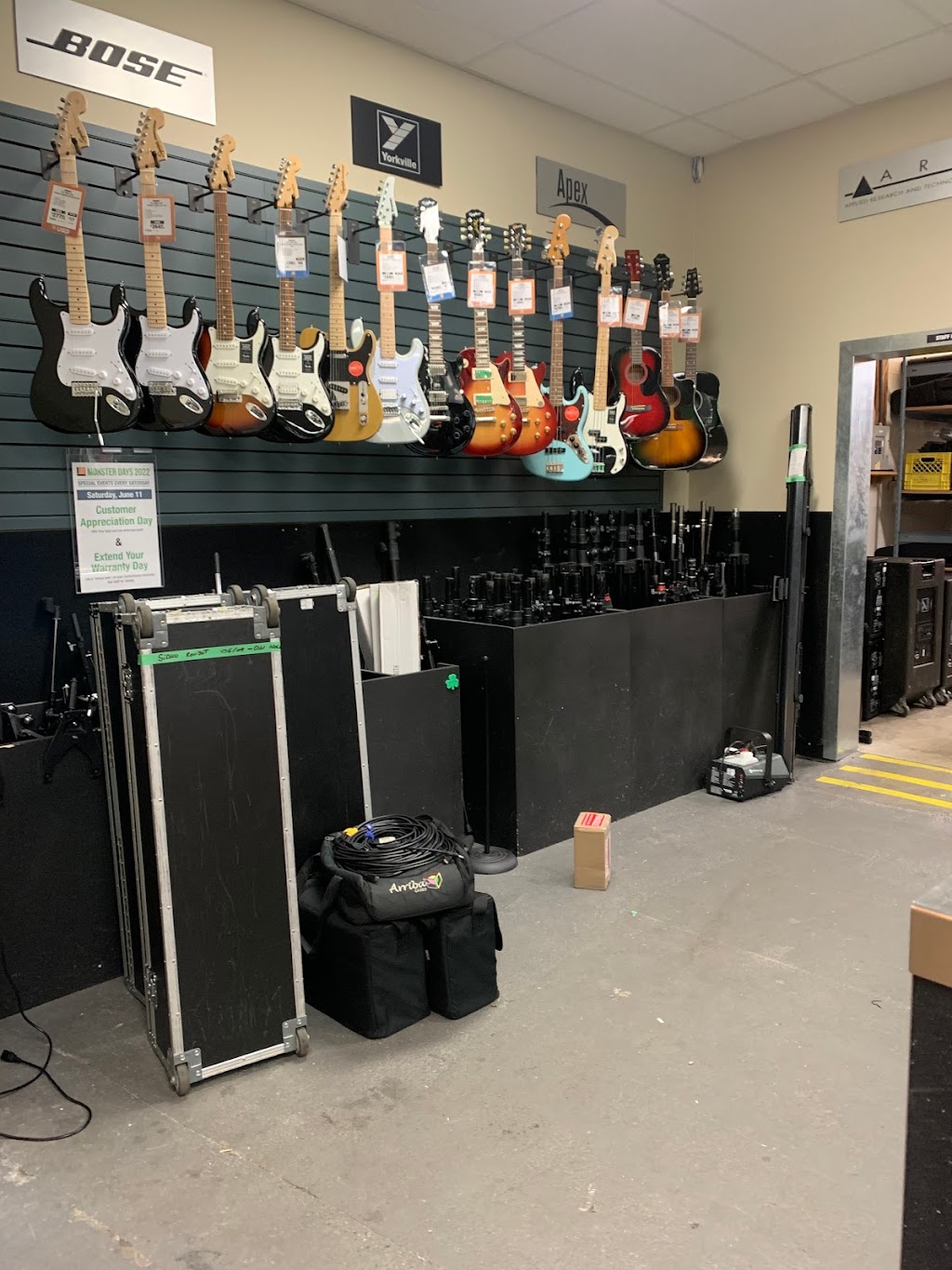 Long & McQuade Musical Instruments | 2506 Clearbrook Rd, Abbotsford, BC V2T 2Y2, Canada | Phone: (604) 556-3838