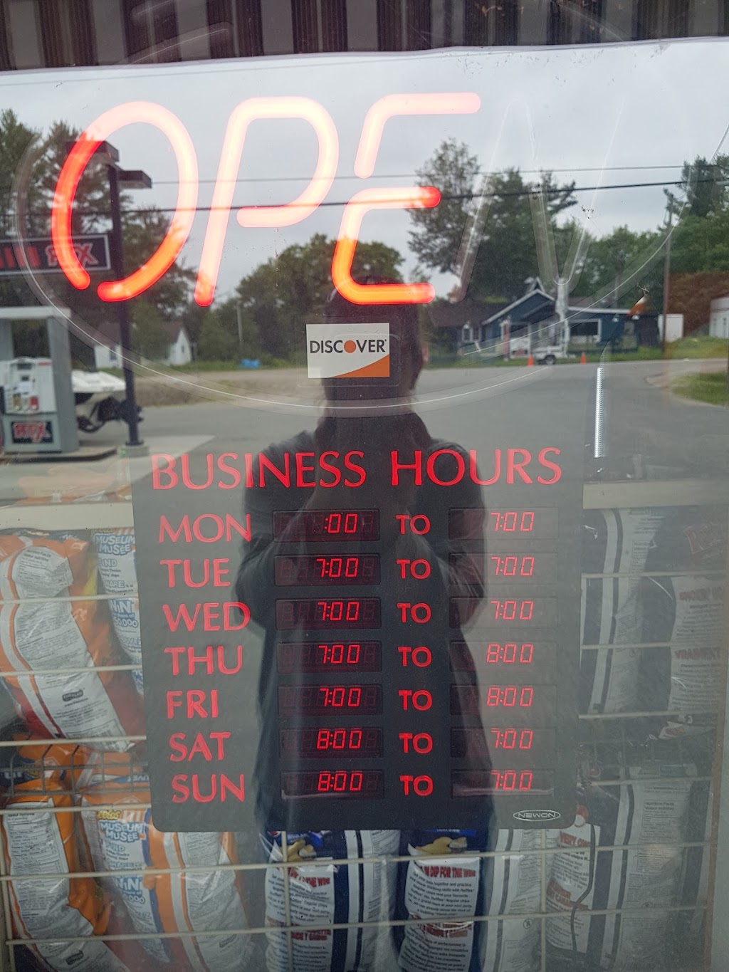 Baysville Country Store Inc | 2611 117, Baysville, ON P0B 1A0, Canada | Phone: (705) 767-2498