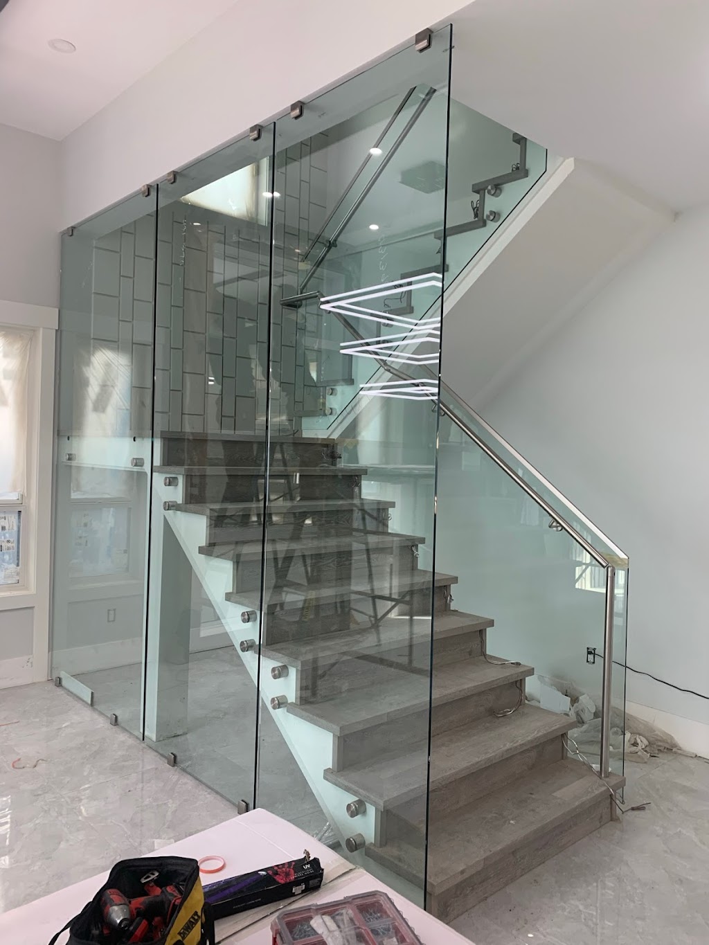 Asian glass and showers doors ltd | 5867 129 St, Surrey, BC V3X 0J4, Canada | Phone: (778) 681-0111