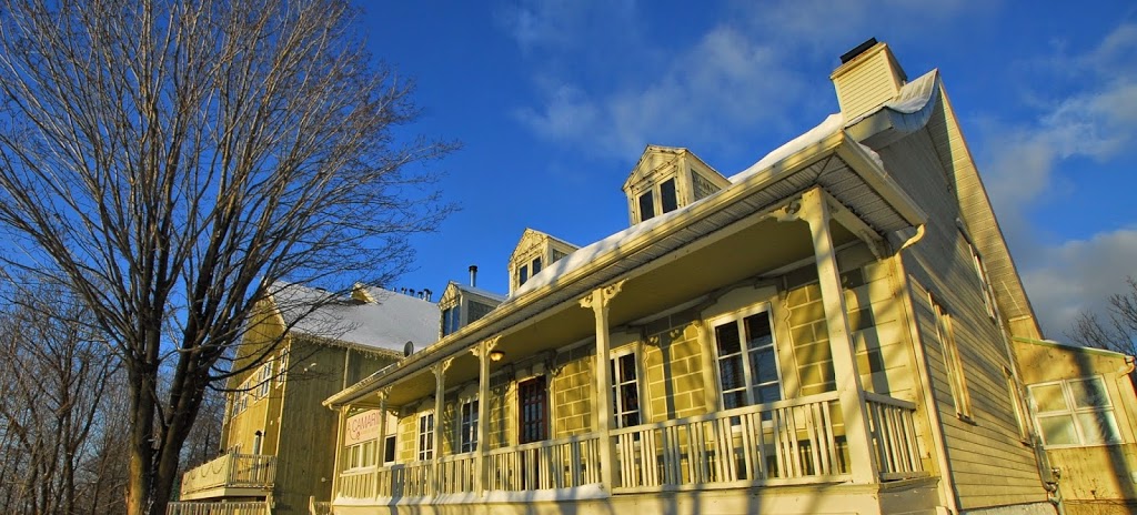 La Camarine | 10947 Boulevard Sainte-Anne, Beaupré, QC G0A 1E0, Canada | Phone: (418) 827-5703