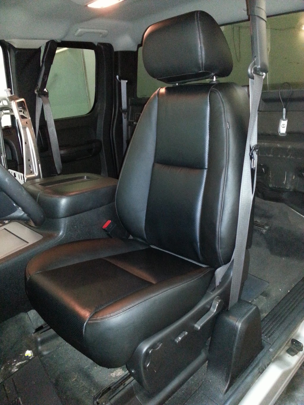 Creative Auto & Upholstery | 101 Longworth Ave, Charlottetown, PE C1A 5A9, Canada | Phone: (902) 367-3993