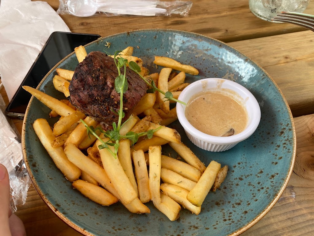 The Oar Restaurant | 530 Muskoka Rd N, Gravenhurst, ON P1P 1G3, Canada | Phone: (705) 687-8618
