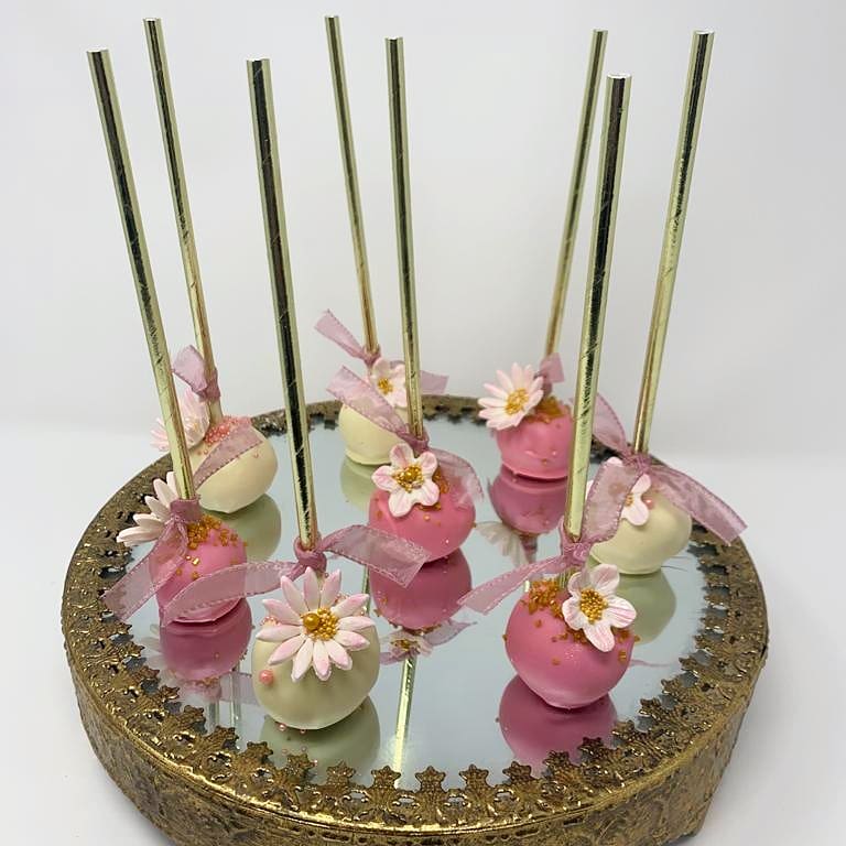 Cakes By Me Bakery | 1527 Stewart Crescent, Milton, ON L9T 6P8, Canada | Phone: (647) 832-5699