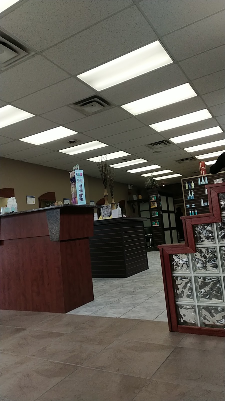 Talbot Trail Day Spa | 114 Talbot St N, Essex, ON N8M 2C4, Canada | Phone: (519) 776-4448