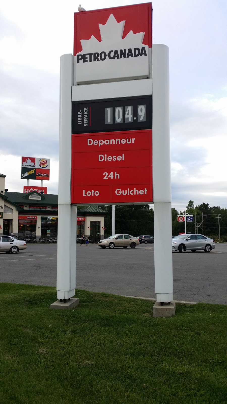 Esso | 101 Montée Lavigne, Hudson, QC J0P 1H0, Canada | Phone: (450) 458-8837