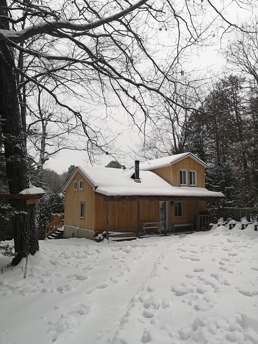 Chalets Chez lécureuil rêveur | 412 Rue du Lac Desnoyers, Saint-Calixte, QC J0K 1Z0, Canada | Phone: (514) 589-3465